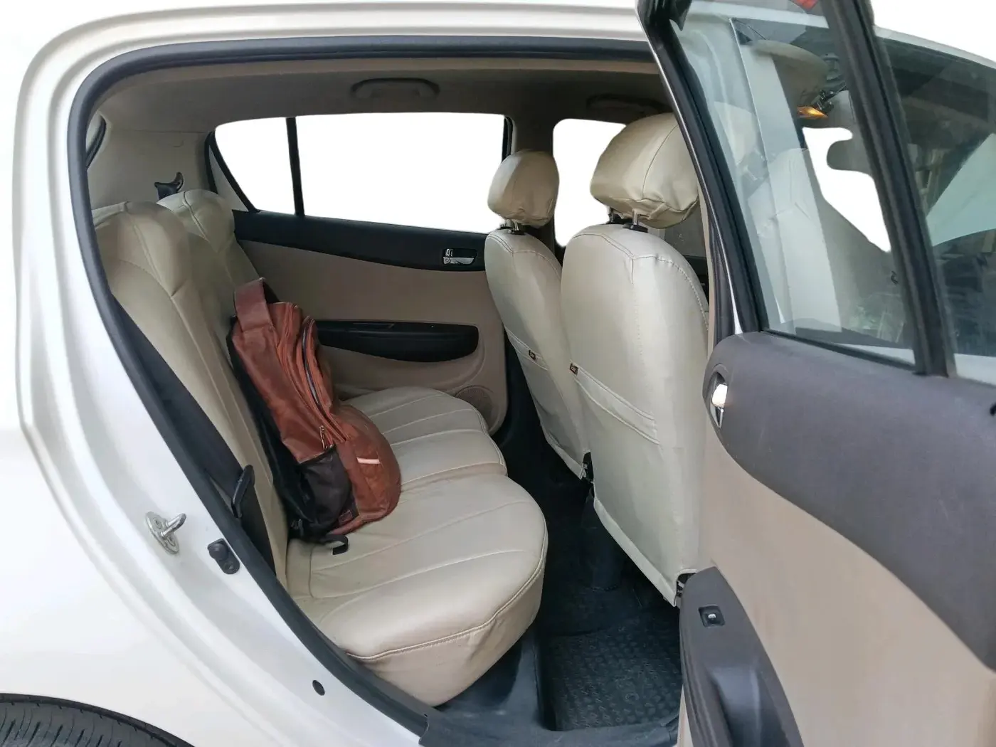 2014 Hyundai i20 ASTA 1.2, Petrol, Manual, 81,510 km, interior