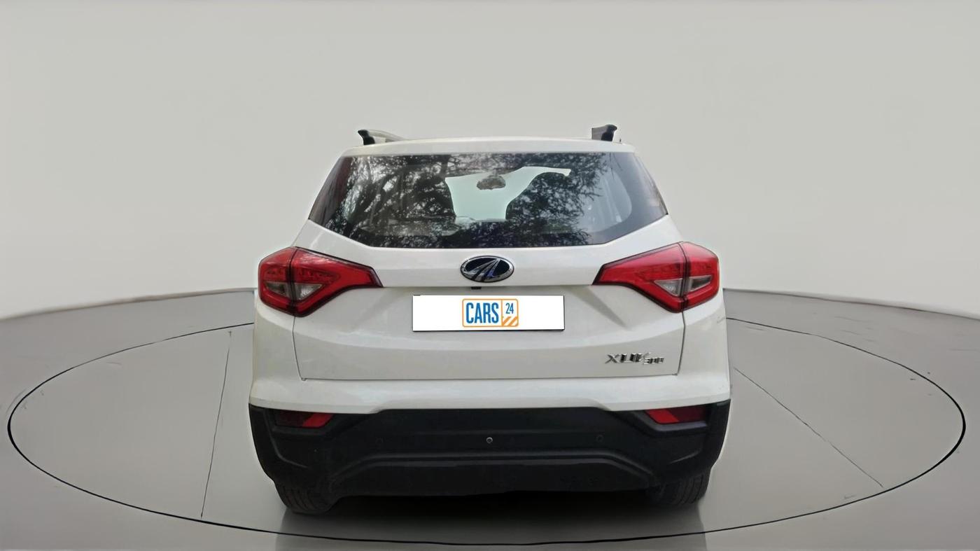 2022 Mahindra XUV300 W4 1.2 PETROL, Petrol, Manual, 43,704 km, exterior