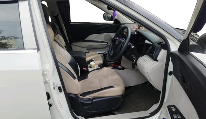 2022 Mahindra XUV300 W4 1.2 PETROL, Petrol, Manual, 43,704 km, interior