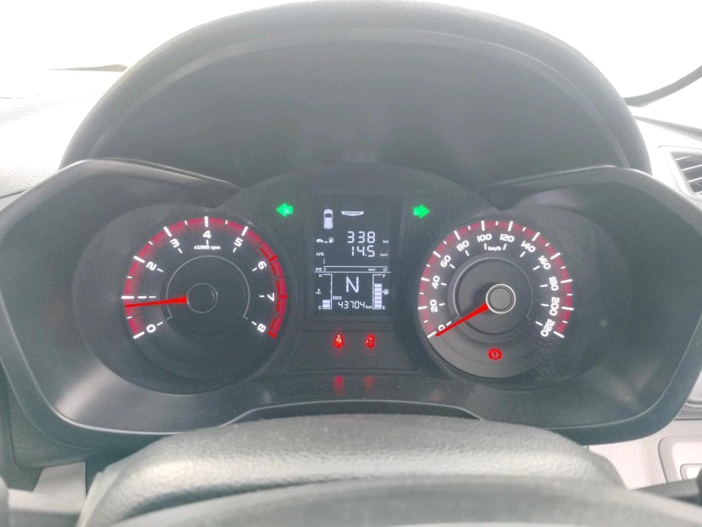2022 Mahindra XUV300 W4 1.2 PETROL, Petrol, Manual, 43,704 km, interior
