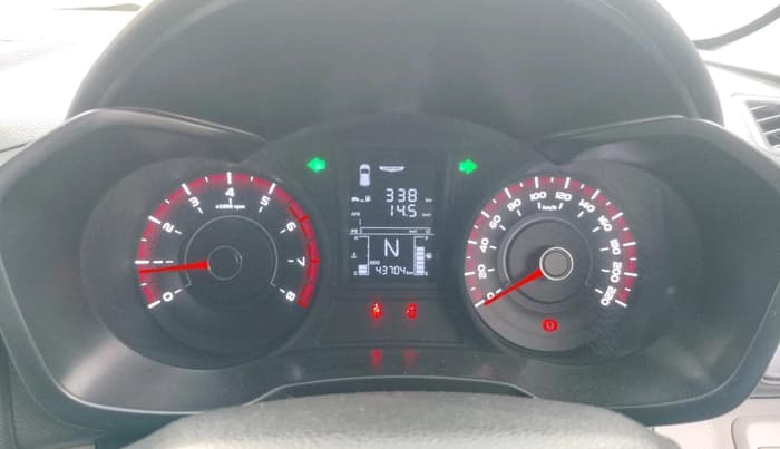 2022 Mahindra XUV300 W4 1.2 PETROL, Petrol, Manual, 43,704 km, interior
