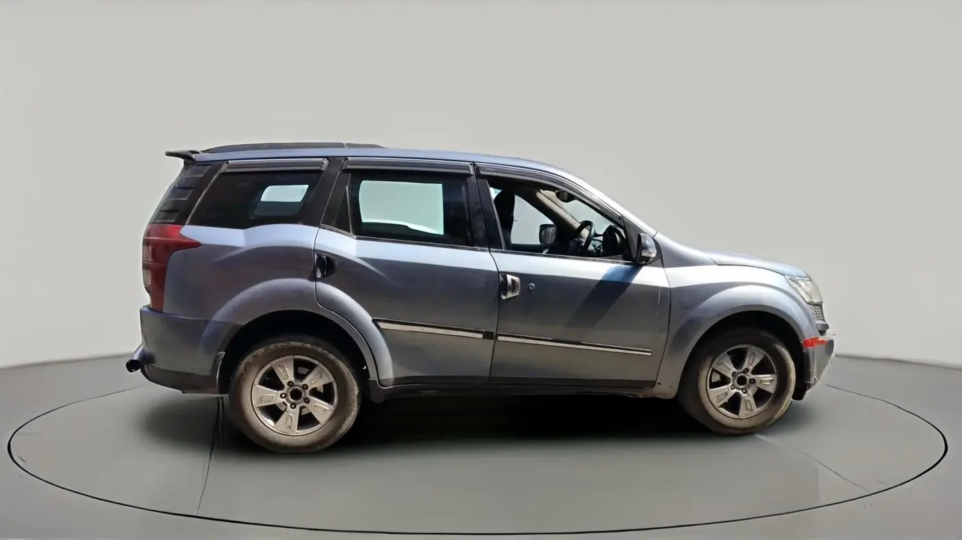 2012 Mahindra XUV500 W8, Diesel, Manual, 2,04,235 km, exterior