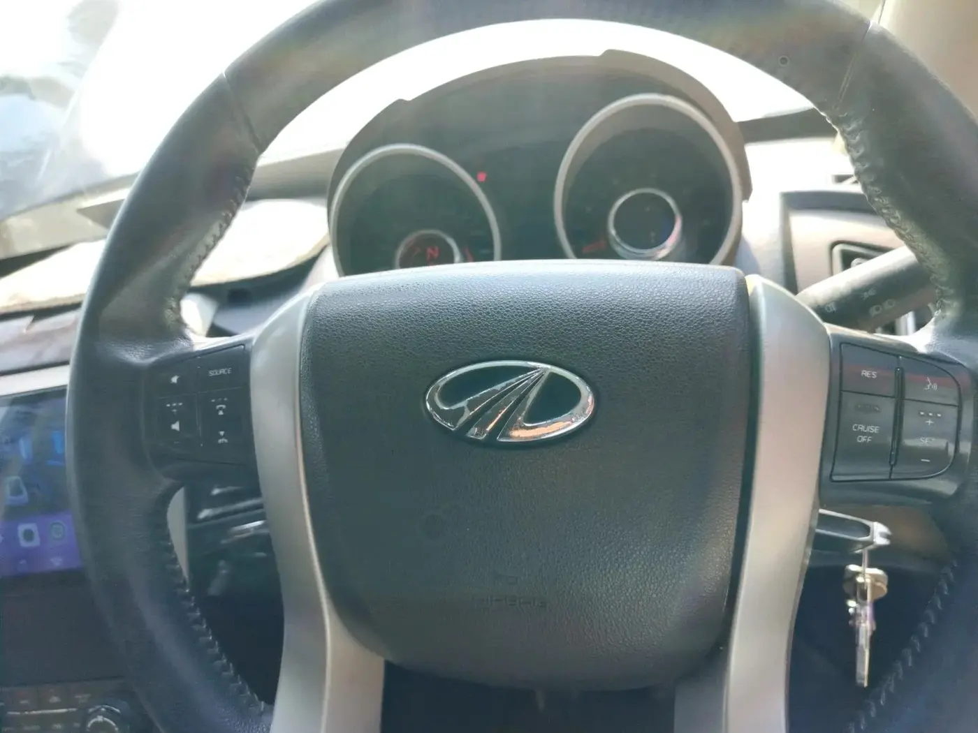 2012 Mahindra XUV500 W8, Diesel, Manual, 2,04,235 km, interior