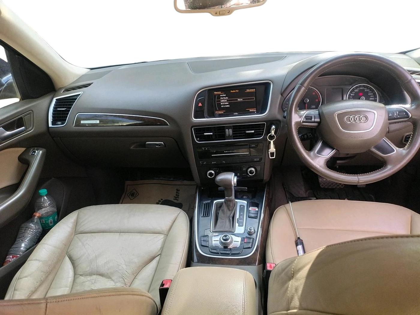 2013 Audi Q5 2.0 TDI QUATTRO, Diesel, Automatic, 1,16,213 km, interior