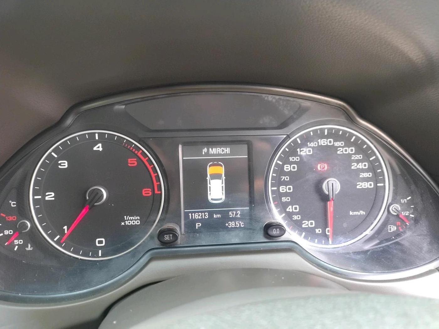 2013 Audi Q5 2.0 TDI QUATTRO, Diesel, Automatic, 1,16,213 km, interior