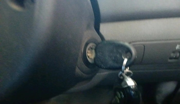 2011 Hyundai i10 MAGNA 1.1, Petrol, Manual, 1,02,757 km, interior