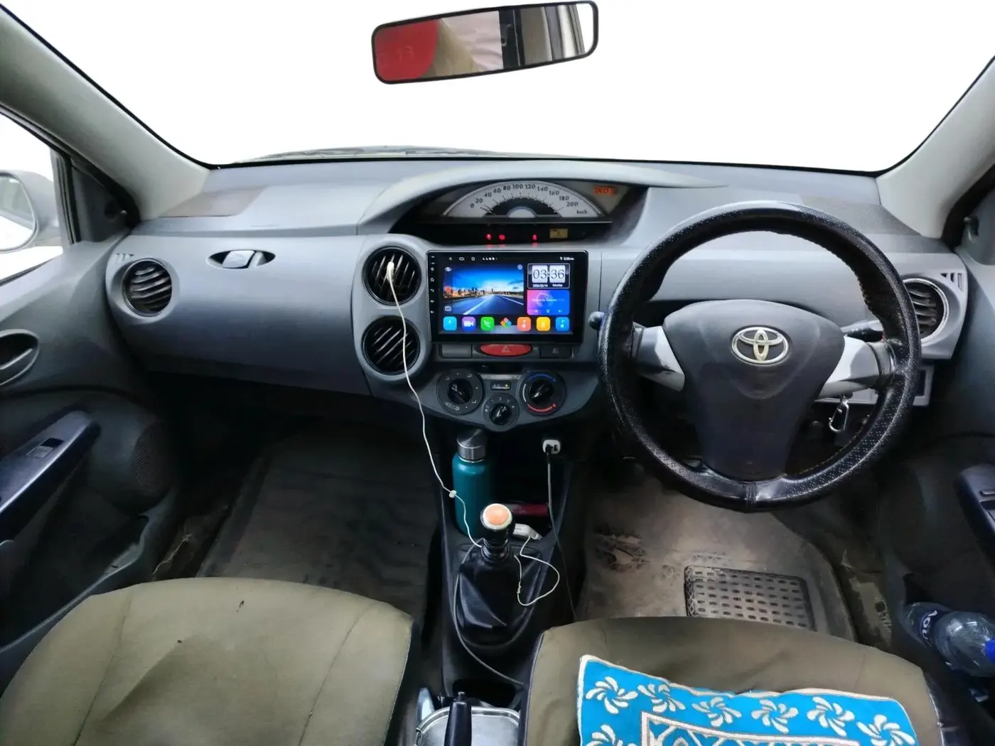 2012 Toyota Etios Liva GD, Diesel, Manual, 2,98,571 km, interior
