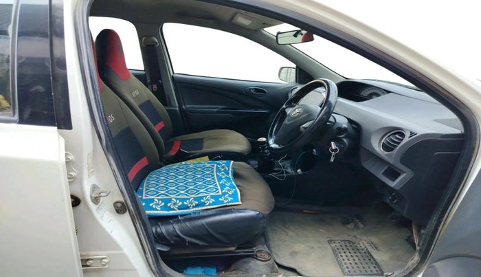 2012 Toyota Etios Liva GD, Diesel, Manual, 2,98,571 km, interior