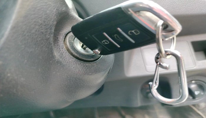 2012 Toyota Etios Liva GD, Diesel, Manual, 2,98,571 km, interior