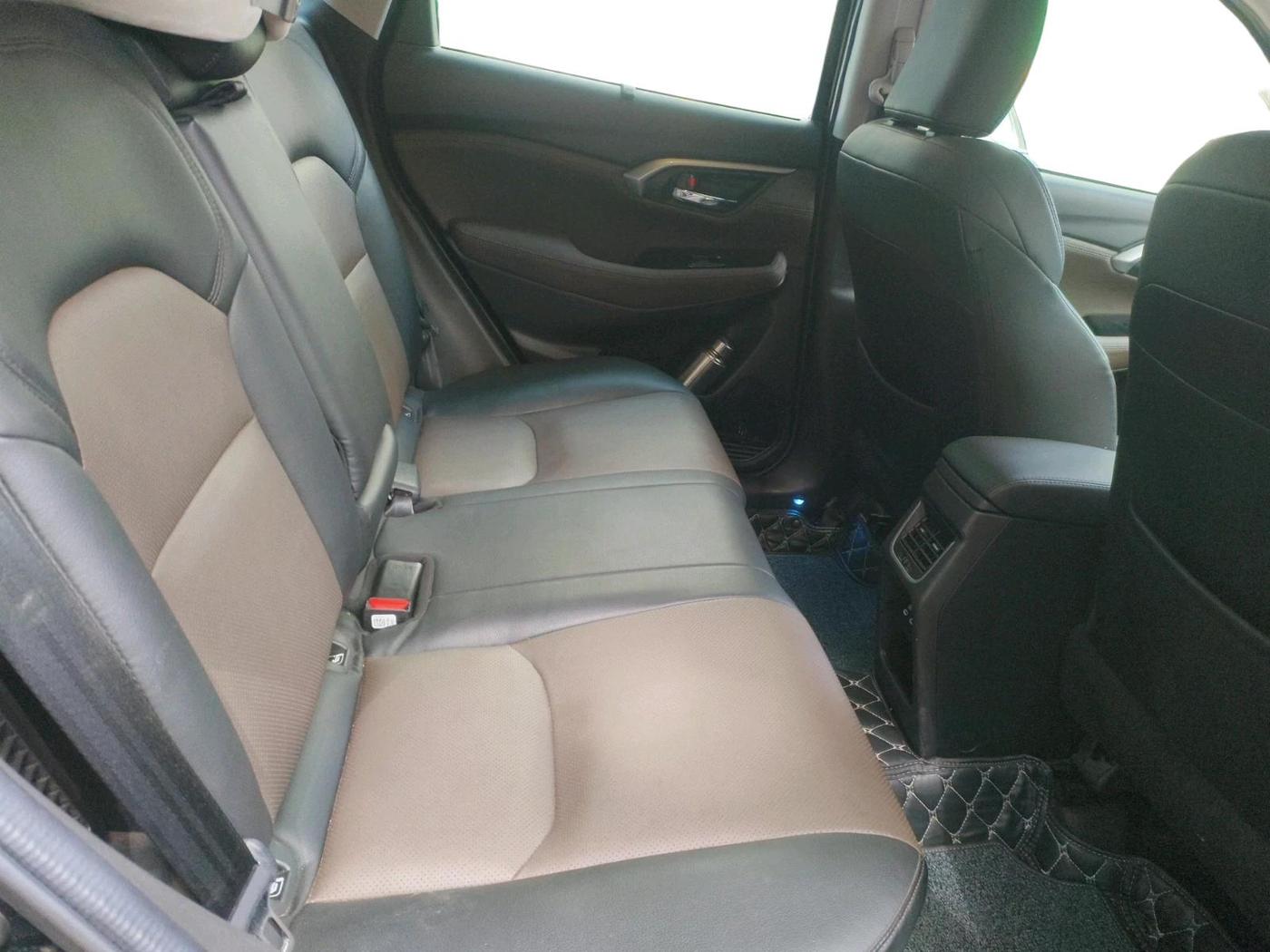 2025 Toyota URBAN CRUISER HYRYDER V HYBRID, Hybrid, Automatic, 26,683 km, interior