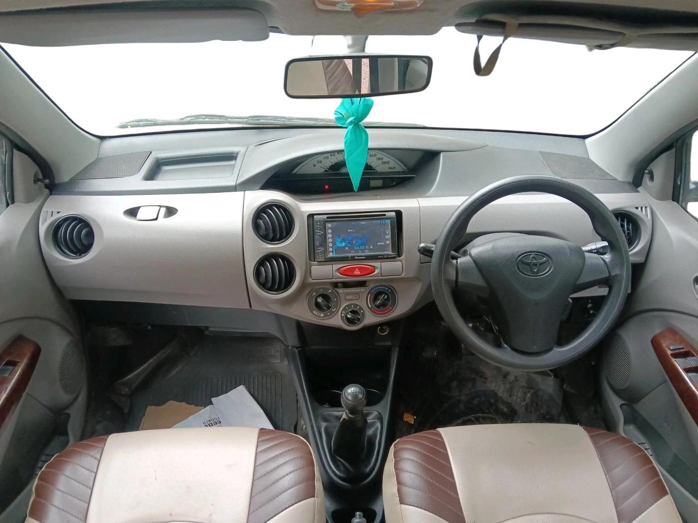 2011 Toyota Etios G, Petrol, Manual, 1,04,128 km, interior
