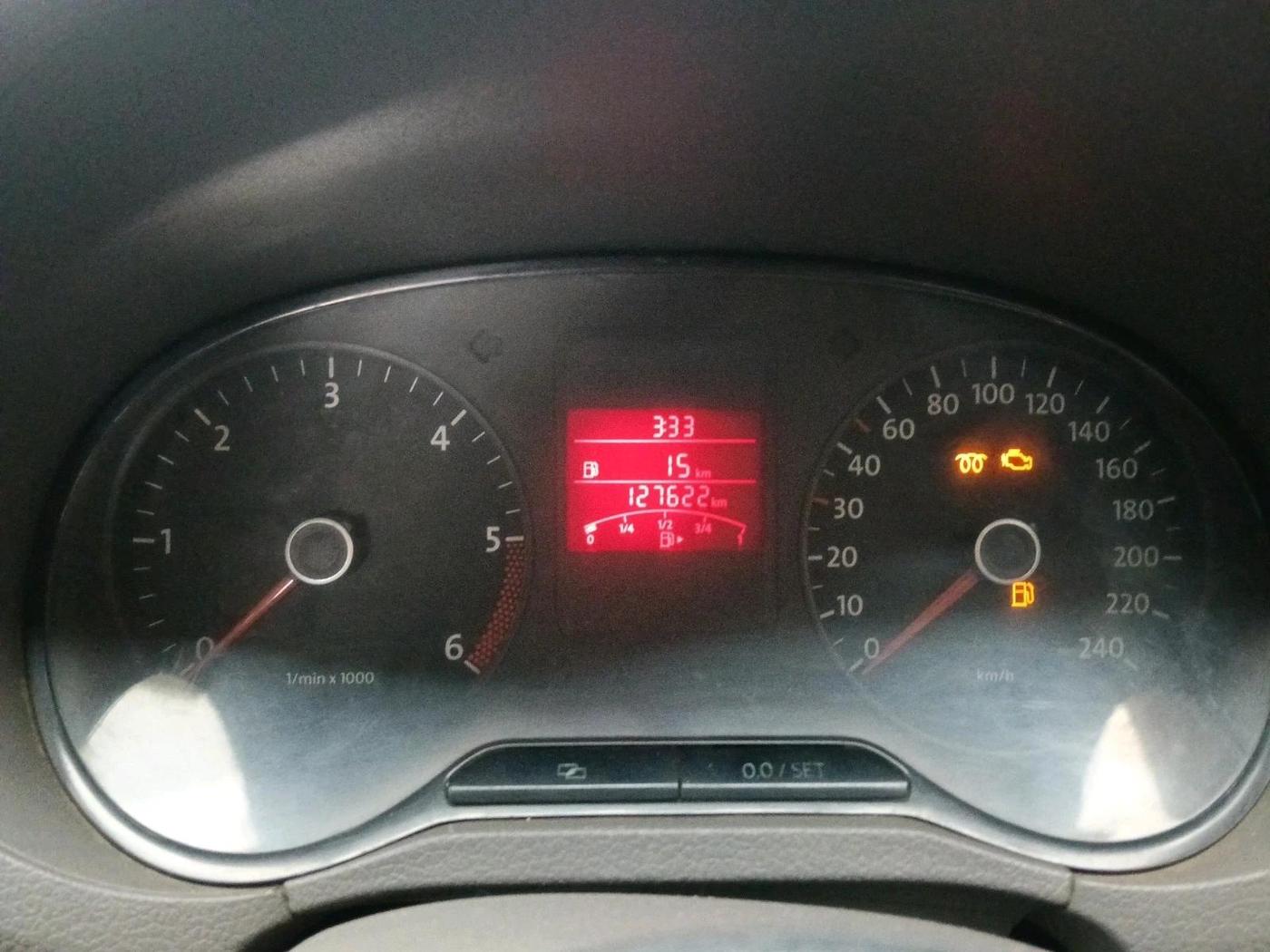 2013 Volkswagen Vento HIGHLINE DIESEL 1.6, Diesel, Manual, 1,27,622 km, interior