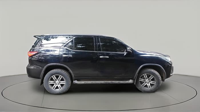 2025 Toyota Fortuner 4X2 AT 2.8 DIESEL, Diesel, Automatic, 46,778 km, exterior