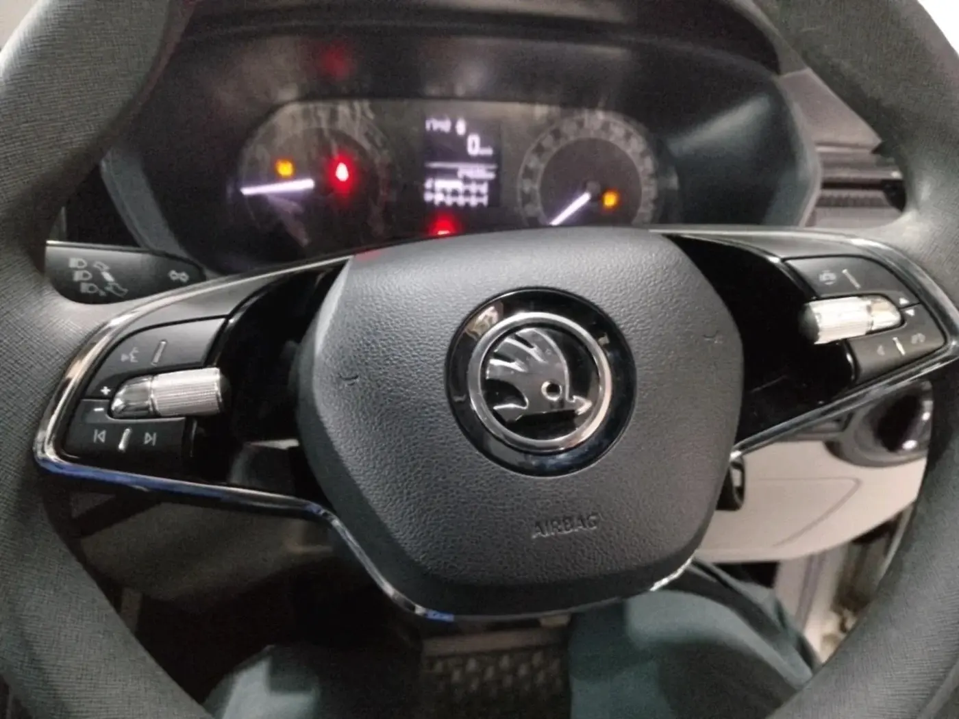 2022 Skoda KUSHAQ ACTIVE 1.0L TSI MT, Petrol, Manual, 24,620 km, interior