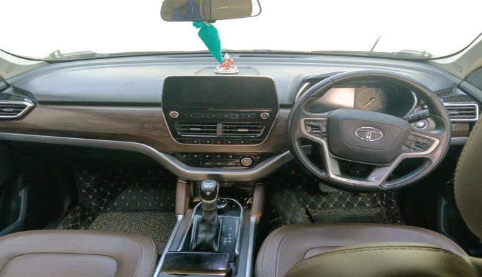 2020 Tata Harrier XZA 2.0L, Diesel, Automatic, 1,63,114 km, interior