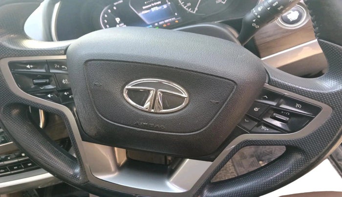 2020 Tata Harrier XZA 2.0L, Diesel, Automatic, 1,63,114 km, interior