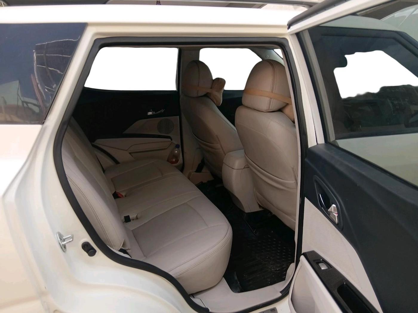 2023 Mahindra XUV300 W8 1.5 DIESEL, Diesel, Manual, 98,482 km, interior