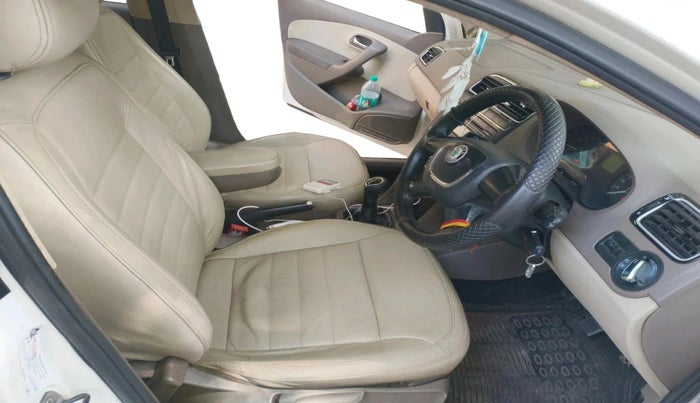 2013 Skoda Rapid ELEGANCE 1.6 TDI CR MT, Diesel, Manual, 1,30,258 km, interior