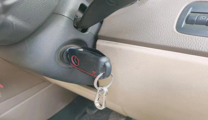 2013 Skoda Rapid ELEGANCE 1.6 TDI CR MT, Diesel, Manual, 1,30,258 km, interior