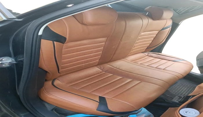 2015 Volkswagen Polo COMFORTLINE 1.2L, Petrol, Manual, 1,75,983 km, interior