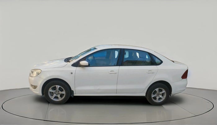 2013 Skoda Rapid AMBITION 1.6 MPI MT, Petrol, Manual, 96,127 km, exterior