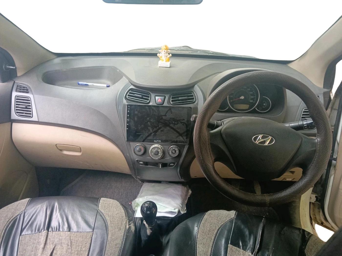 2011 Hyundai Eon MAGNA, Petrol, Manual, 1,22,571 km, interior