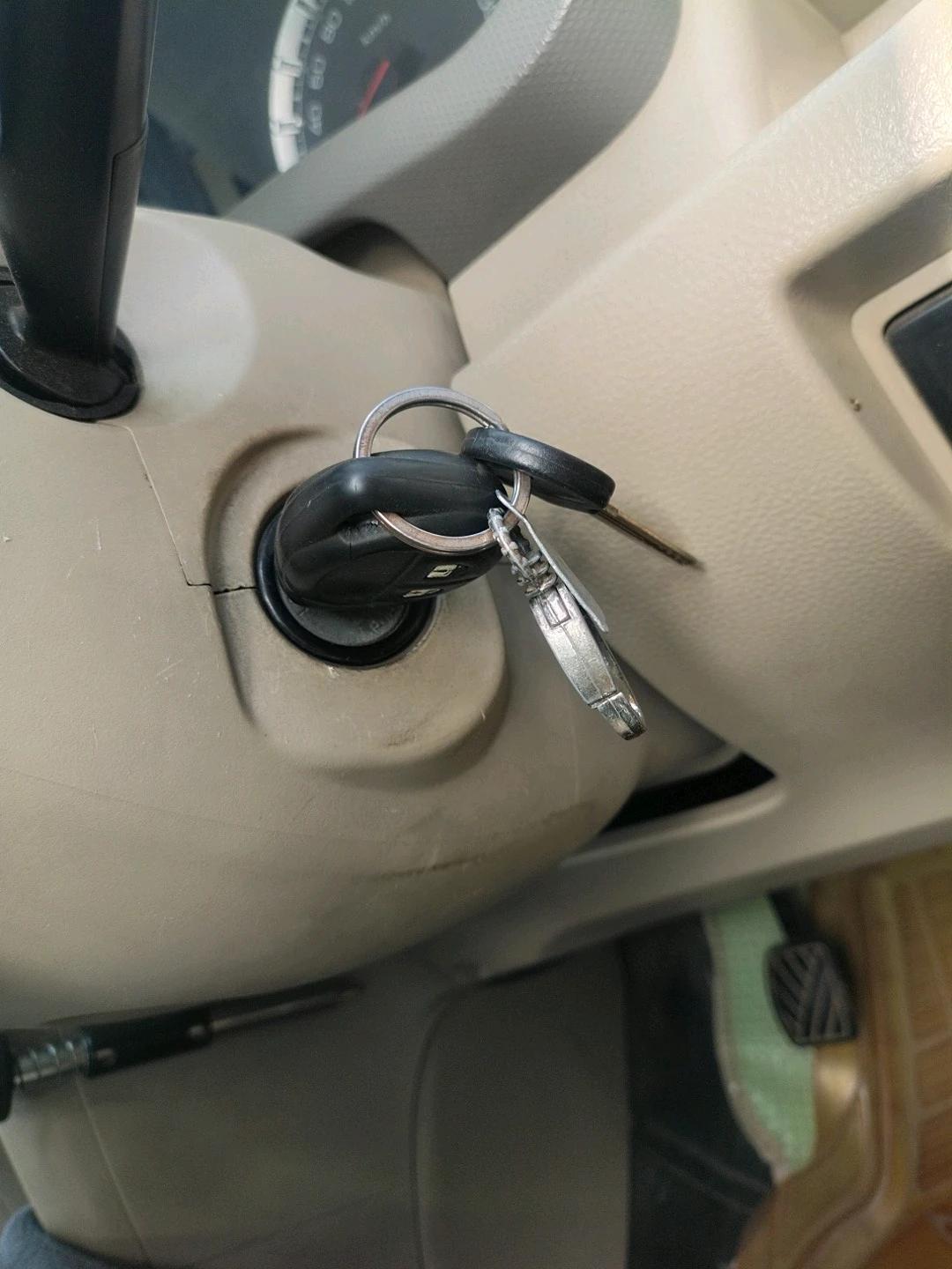 2013 Maruti Ertiga ZDI, Diesel, Manual, 2,11,540 km, interior