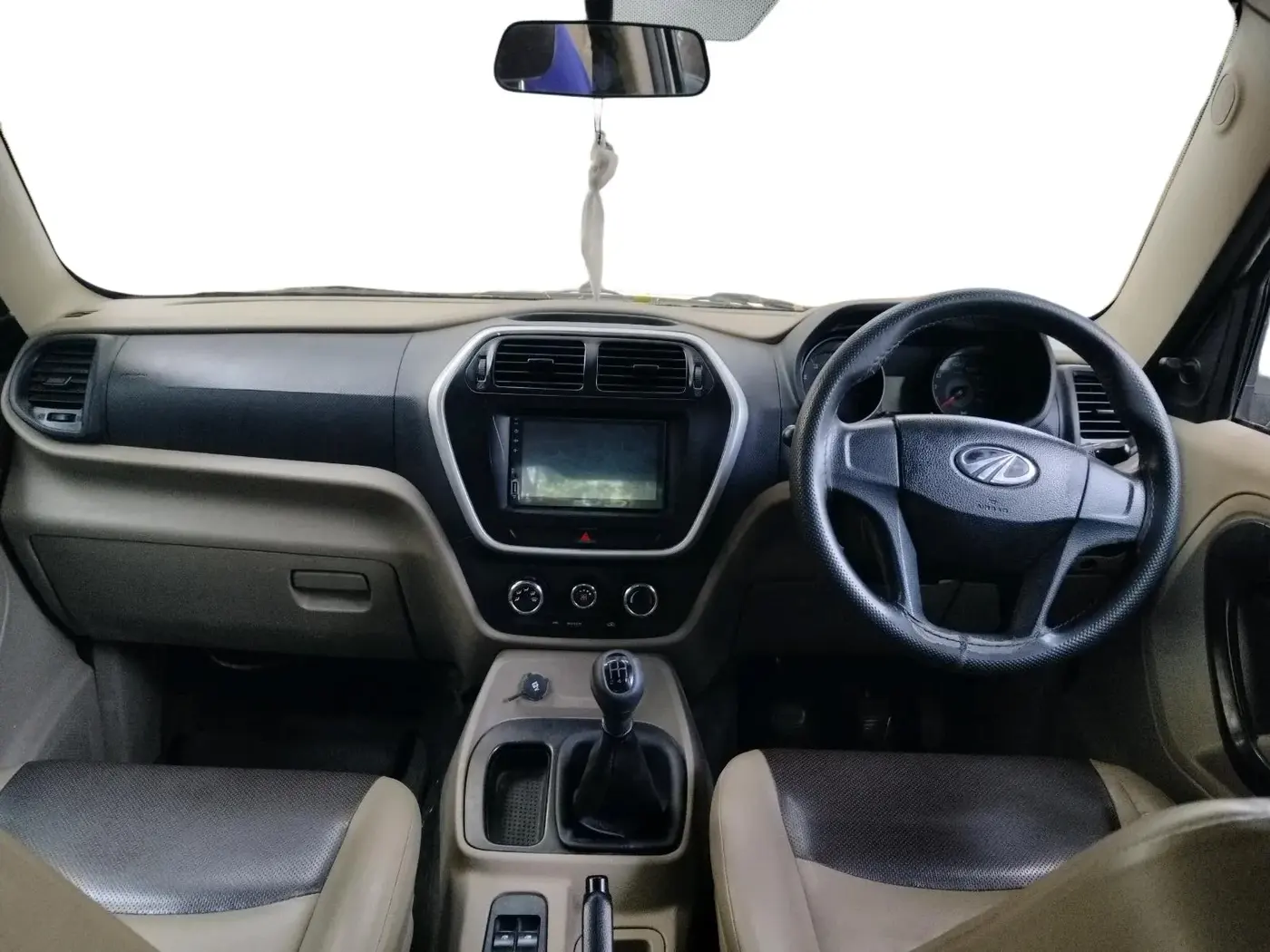 2019 Mahindra TUV300 T4 PLUS, Diesel, Manual, 1,57,211 km, interior