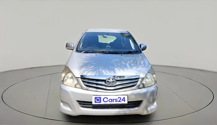 2010 Toyota Innova V 2.5 8 STR, Diesel, Manual, 2,83,476 km, exterior