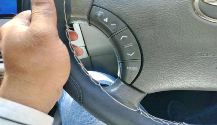 2010 Toyota Innova V 2.5 8 STR, Diesel, Manual, 2,83,476 km, interior