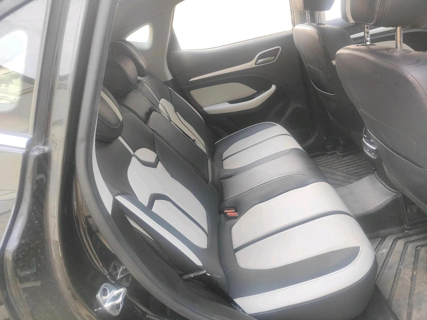2024 MG ASTOR Select 1.5 CVT (Ivory), Petrol, Automatic, 9,215 km, interior
