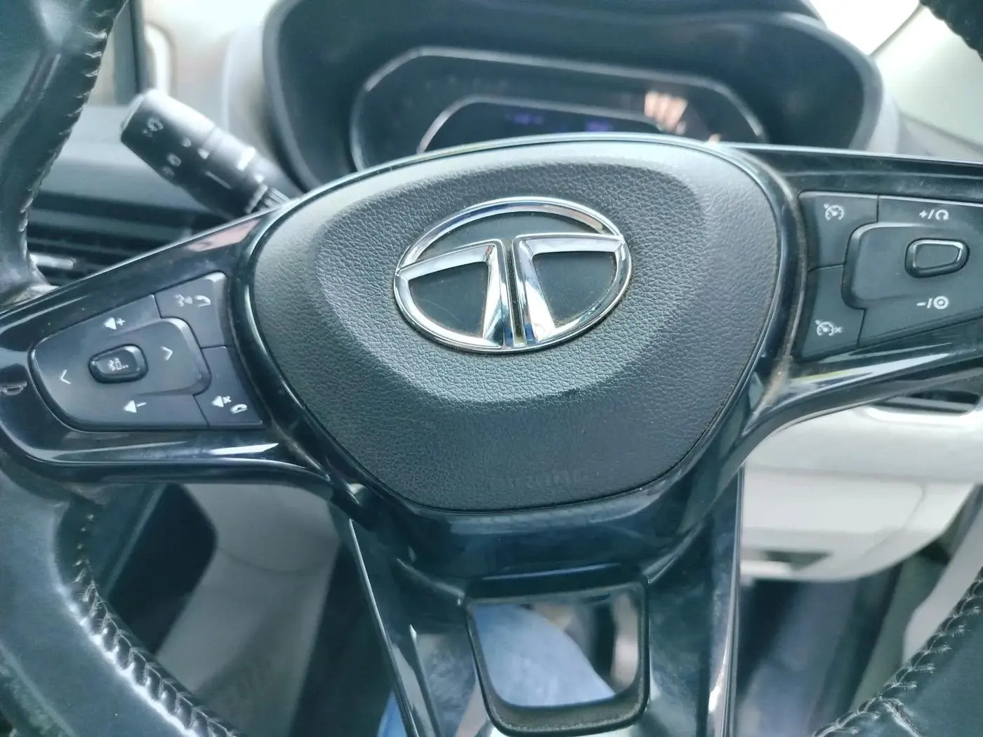 2020 Tata NEXON XZ PLUS PETROL SUNROOF, Petrol, Manual, 1,64,562 km, interior