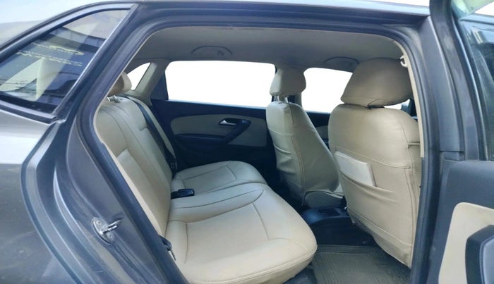 2014 Volkswagen Polo COMFORTLINE 1.2L, Diesel, Manual, 1,28,868 km, interior