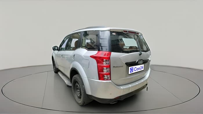 2018 Mahindra XUV500 W6, Diesel, Manual, 1,37,587 km, exterior