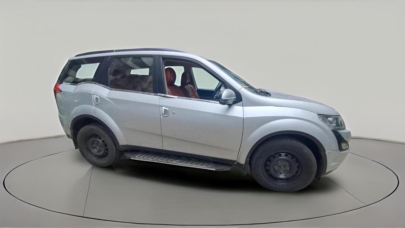 2018 Mahindra XUV500 W6, Diesel, Manual, 1,37,587 km, exterior