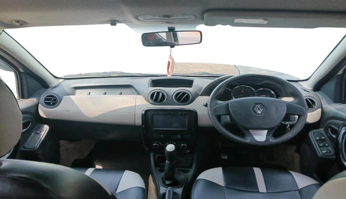 2015 Renault Duster 85 PS RXL DIESEL (OPT), Diesel, Manual, 1,10,894 km, interior