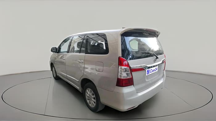 2013 Toyota Innova 2.5 VX 8 STR, Diesel, Manual, 1,69,268 km, exterior