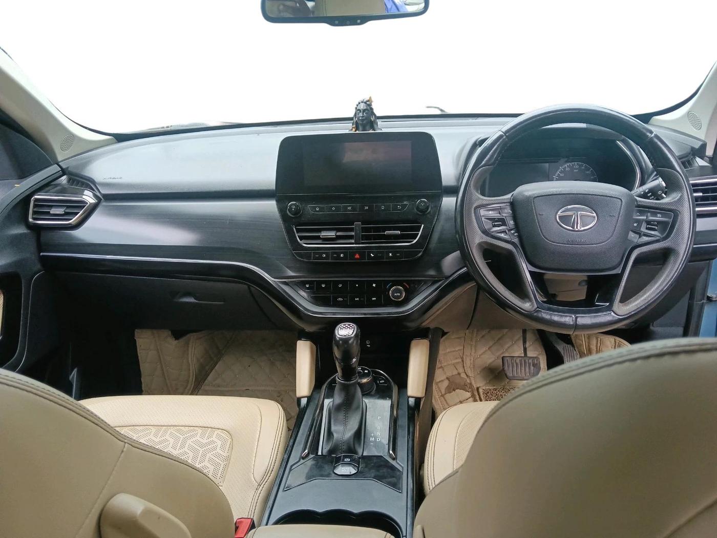 2022 Tata Safari XZA PLUS, Diesel, Automatic, 1,29,248 km, interior