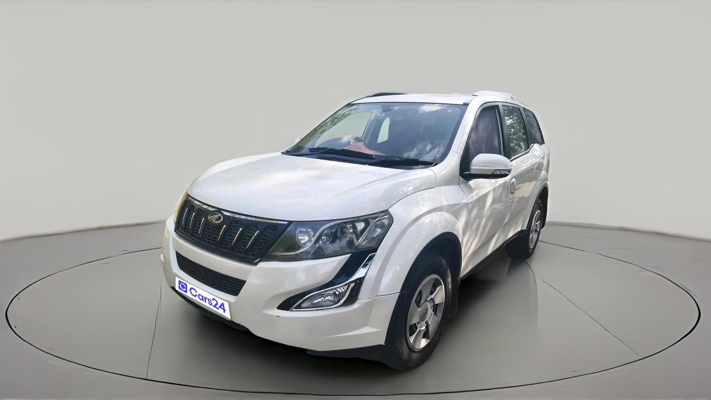 2017 Mahindra XUV500 W6, Diesel, Manual, 92,628 km, exterior