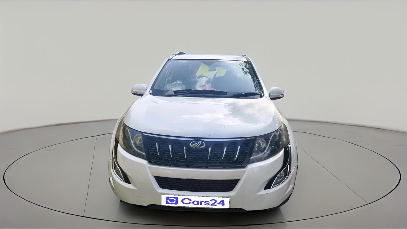 2017 Mahindra XUV500 W6, Diesel, Manual, 92,628 km, exterior