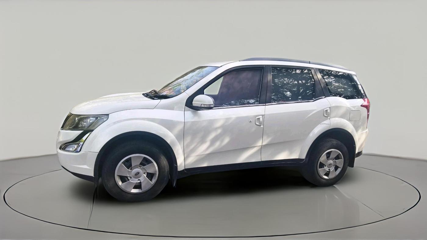 2017 Mahindra XUV500 W6, Diesel, Manual, 92,628 km, exterior