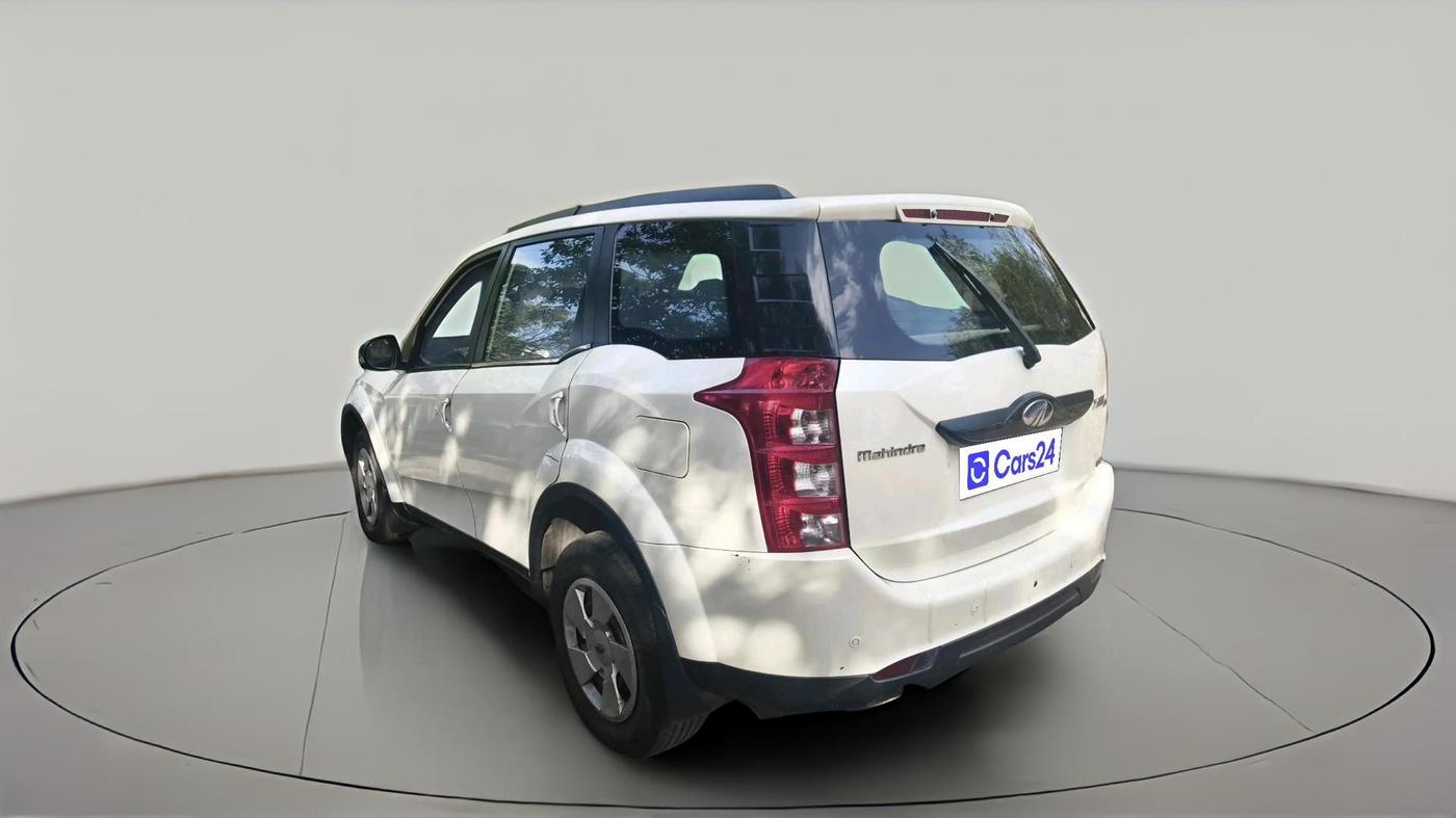 2017 Mahindra XUV500 W6, Diesel, Manual, 92,628 km, exterior