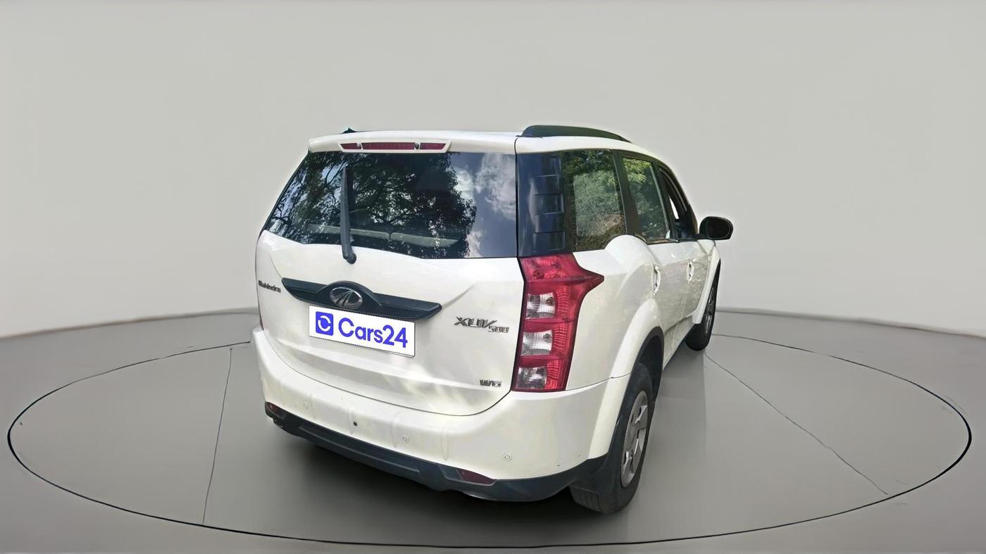 2017 Mahindra XUV500 W6, Diesel, Manual, 92,628 km, exterior