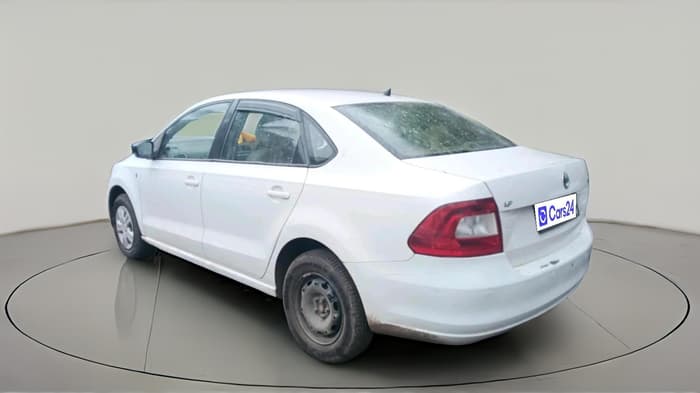 2013 Skoda Rapid AMBITION 1.6 MPI AT, Petrol, Automatic, 66,518 km, exterior
