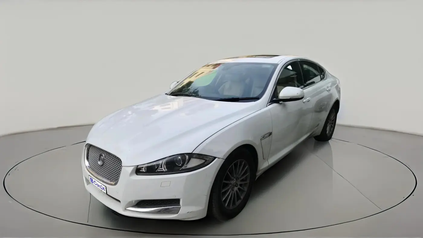 2013 Jaguar XF 2.2 DIESEL, Diesel, Automatic, 1,28,062 km, exterior