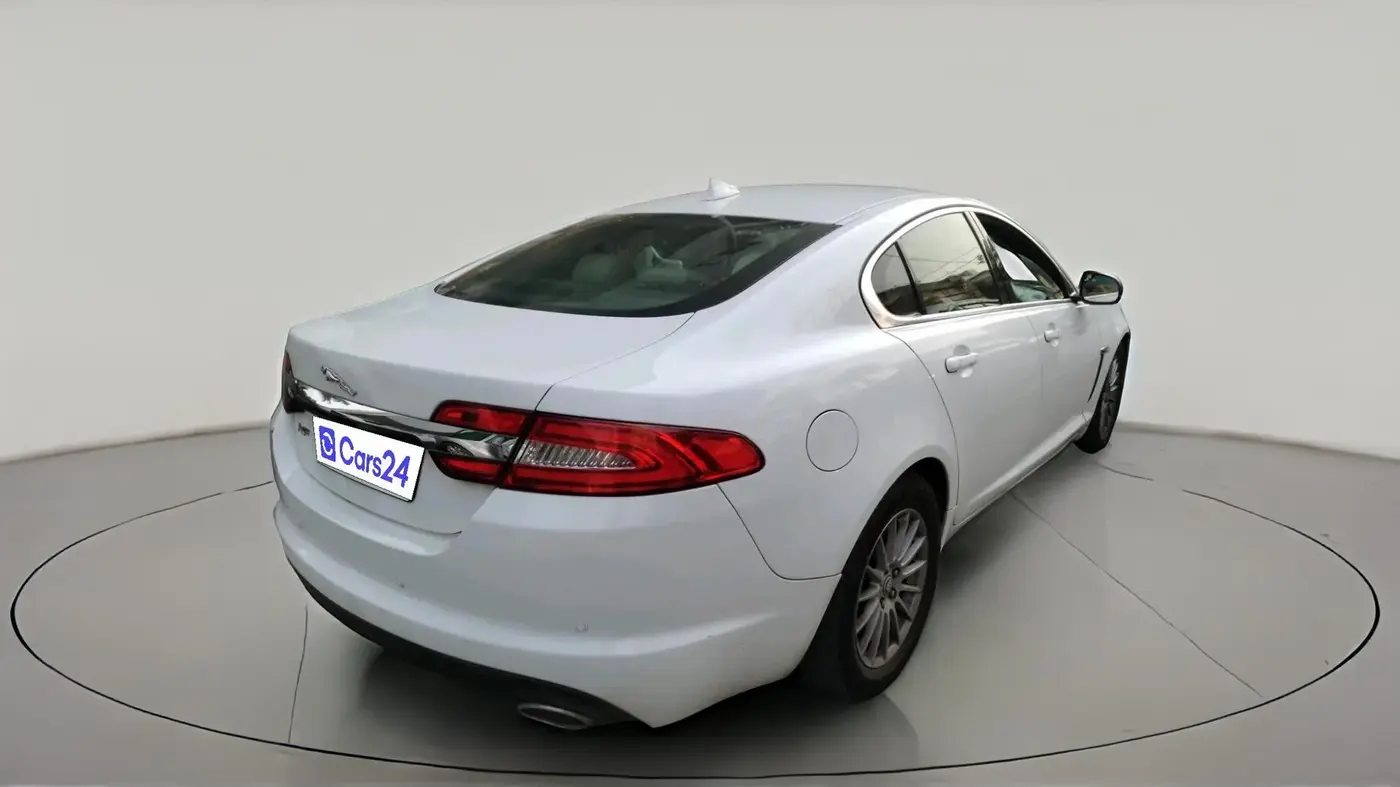 2013 Jaguar XF 2.2 DIESEL, Diesel, Automatic, 1,28,062 km, exterior