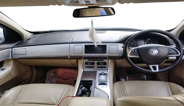 2013 Jaguar XF 2.2 DIESEL, Diesel, Automatic, 1,28,062 km, interior