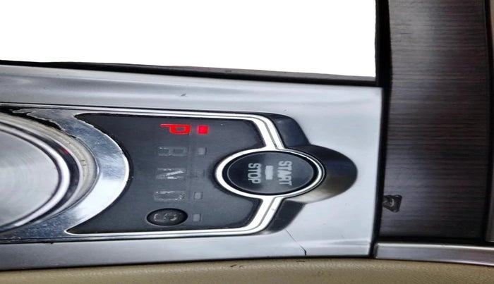 2013 Jaguar XF 2.2 DIESEL, Diesel, Automatic, 1,28,062 km, interior