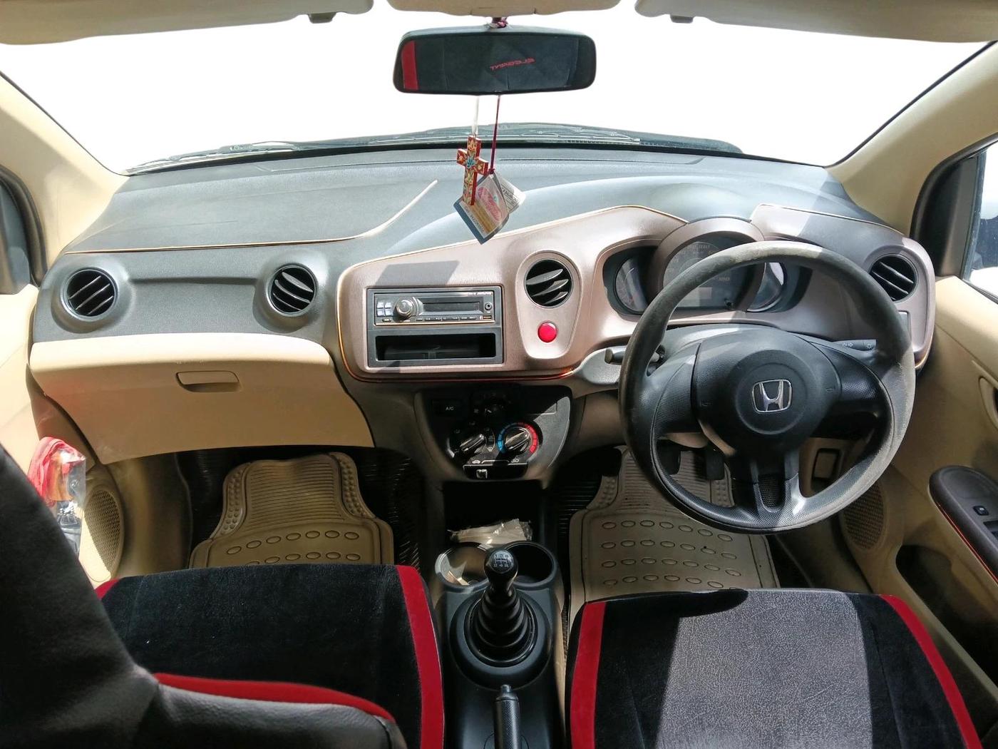 2013 Honda Amaze 1.5L I-DTEC EX, Diesel, Manual, 1,76,583 km, interior
