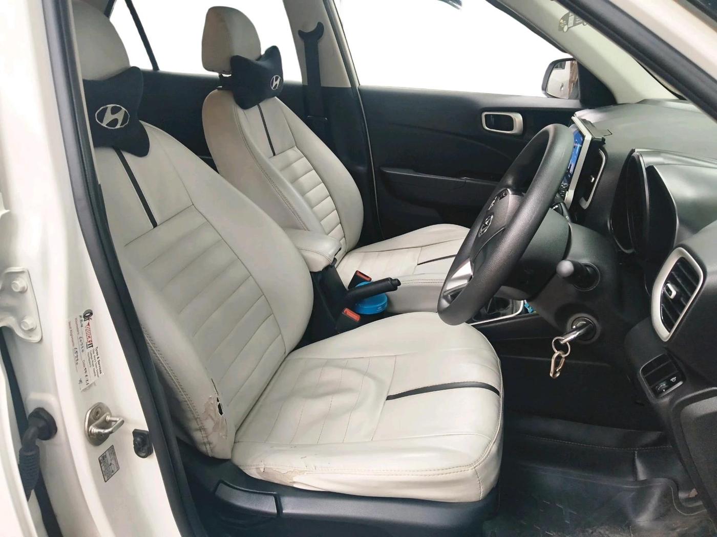2022 Hyundai VENUE S 1.2, Petrol, Manual, 61,354 km, interior